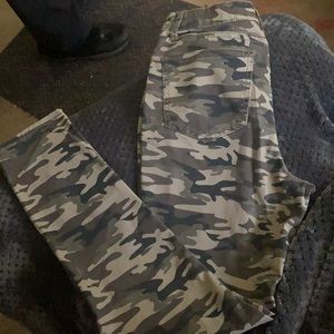 Camouflage high rise skinny jeans, size 7